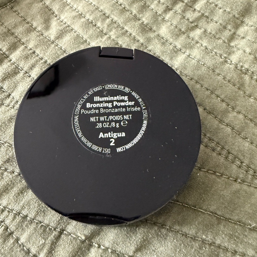 Bobbi Brown Illuminating Bronzing Powder - Antigua